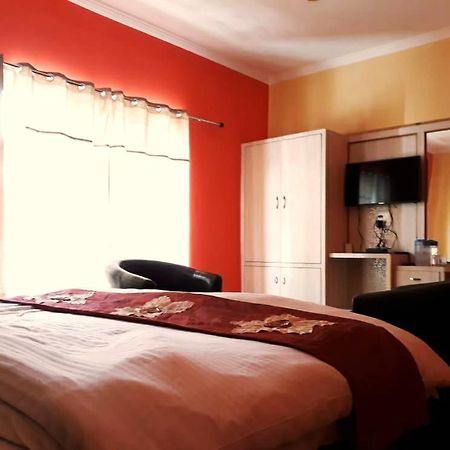 לה Hotel Royal Plaza מראה חיצוני תמונה