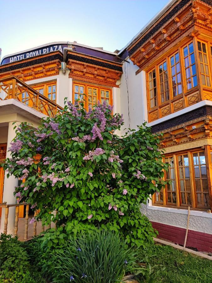 לה Hotel Royal Plaza מראה חיצוני תמונה