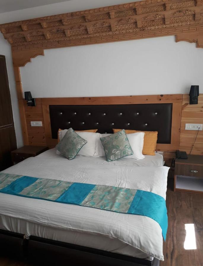 לה Hotel Royal Plaza מראה חיצוני תמונה