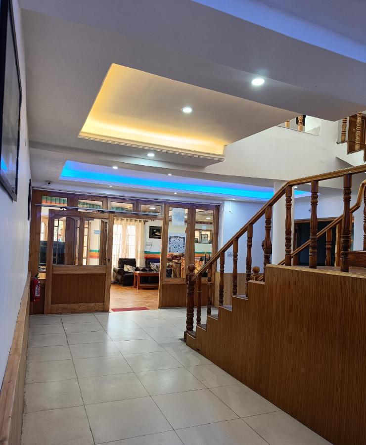 לה Hotel Royal Plaza מראה חיצוני תמונה
